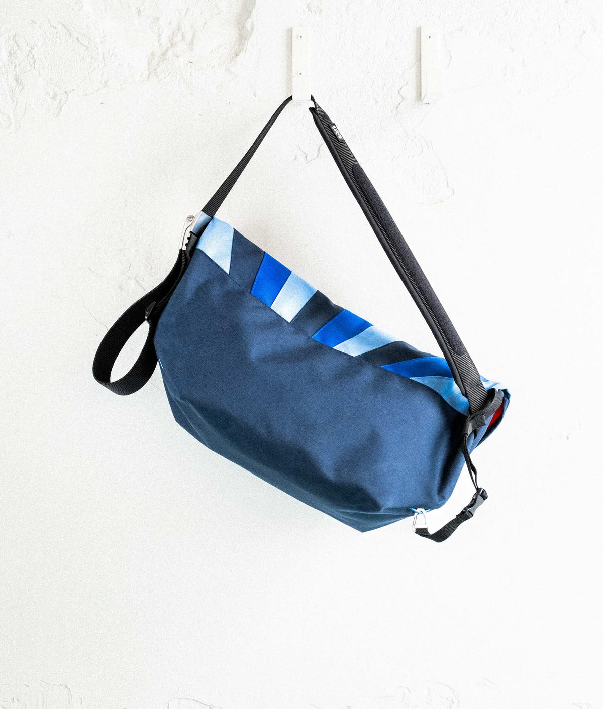 | Colour: Blue Fan