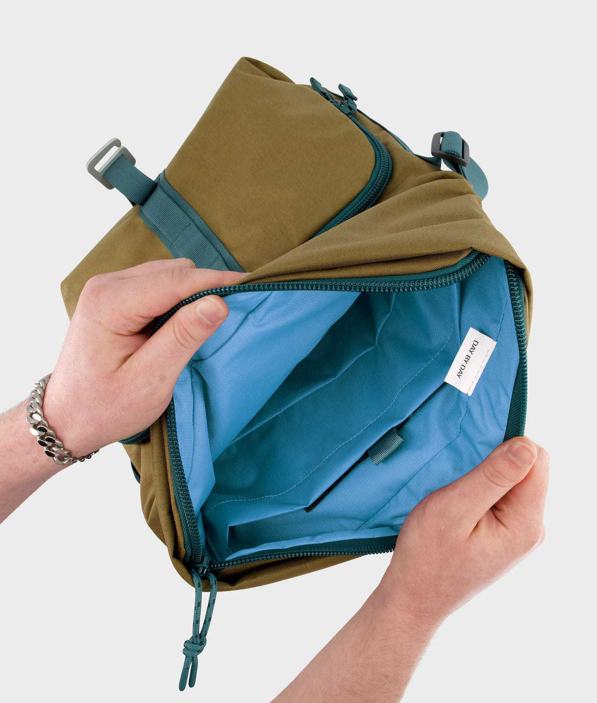 | Colour: Olive
