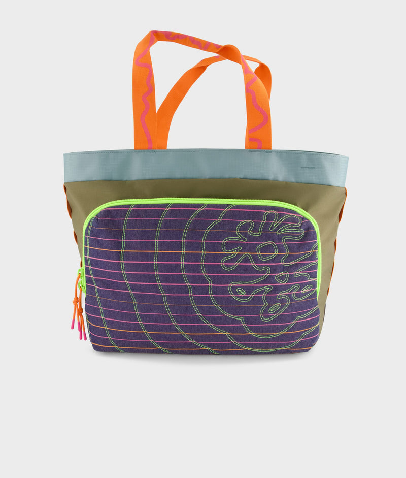 | Colour: Andee Frost